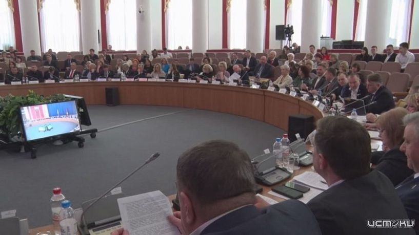 Хватит ли выделяемых денег на квартиры врачам, кто и за какие средства вывозил снег этой зимой и куда пропал депутат Котляр? 