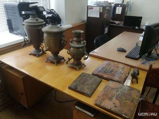 В Орле мужчина украл иконы и самовары