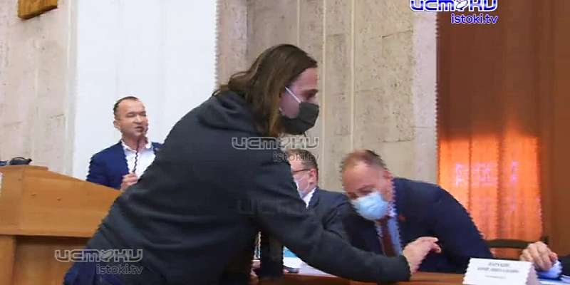 Повышение тарифа на проезд горсовет утвердил, не дав слово депутатам1616677641