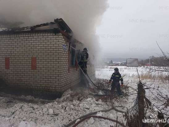 В Урицком районе в своём доме заживо сгорела женщина