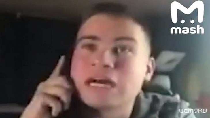 Вывели из поезда в Орле: пошел под суд герой ролика, напавший на полицейских Вывели из поезда в Орле: пошел под суд герой ролика, напавший на полицейских