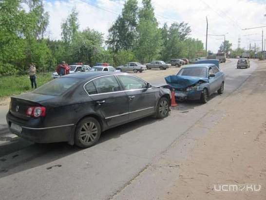 В Орле «ВАЗ» столкнулся с автомобилем "Volkswagen"
