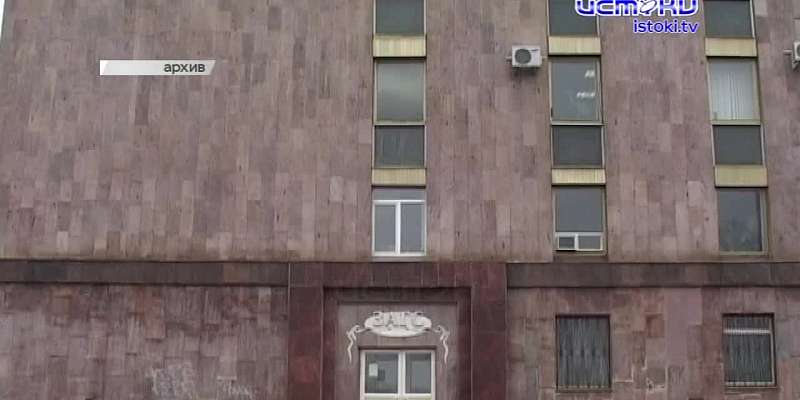 В Орле на ул. Комсомольской снова прорвало водопровод, ливень повалил дерево в центре города, а под Залегощью задержали жителя Ямало-Ненецкого автоном...
