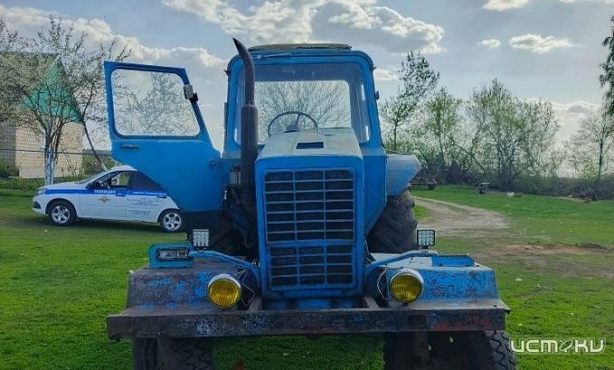 В Орловской области трактор наехал на собственного водителя В Орловской области трактор наехал на собственного водителя