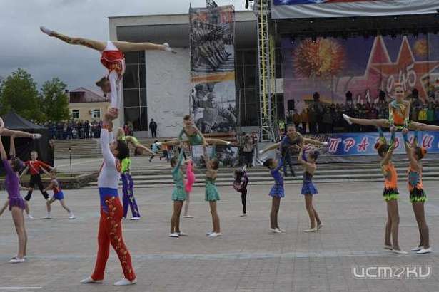 Орел богат талантами! Плац-концерт «Будущее России за нами!» порадовал зрителей яркими номерами.