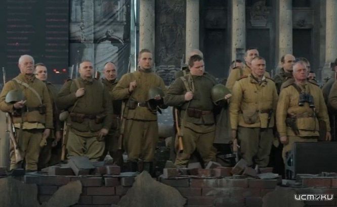 Жители Ливен стали участниками масштабной реконструкции «Победа! Знамя над Рейхстагом»