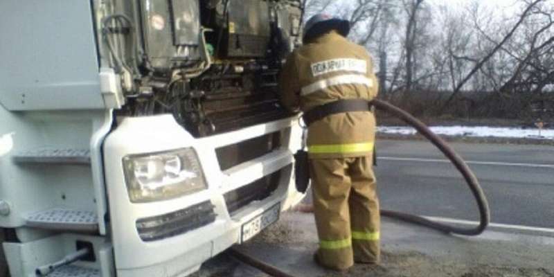 На трассе Орел — Тамбов тушили фуру