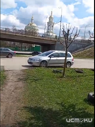 Неравнодушный орловчанин заметил, как в центре Орла в реку текут нечистоты