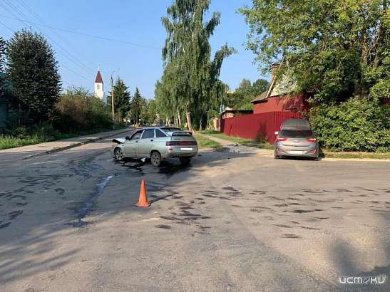 В аварии во Мценске пострадал ребенок и мужчина