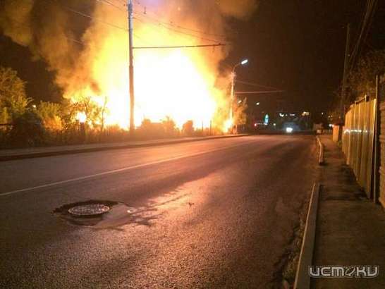 В Орле ночью сгорел заброшенный дом