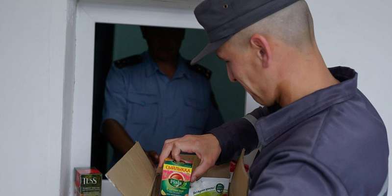 Орловские заключенные снова могут получать посылки и видеться с родными