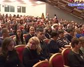 Это история о взаимоотношениях людей. На сцене Орловского академического театра им. Тургенева показали спектакль по пьесе Вампилова "Старший сын"