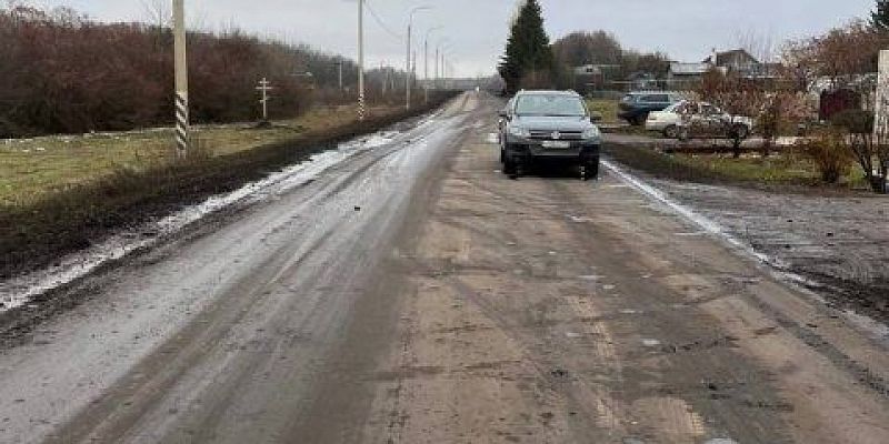 ДТП в Ливенском районе: «Лада» догнала внедорожник «Volkswagen Touareg»