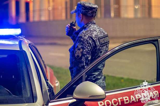 Росгвардейцы задержали нарушителя в орловском торговом центре 