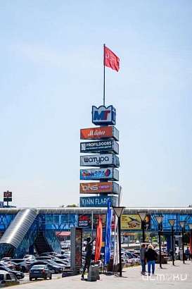 В Орле снесут Стеллы со знаменем Победы и флагом РФ