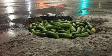 Ямы хоть огурцами закладывай   