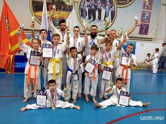 13 медалей разного достоинства завоевали орловские каратисты в Смоленской области