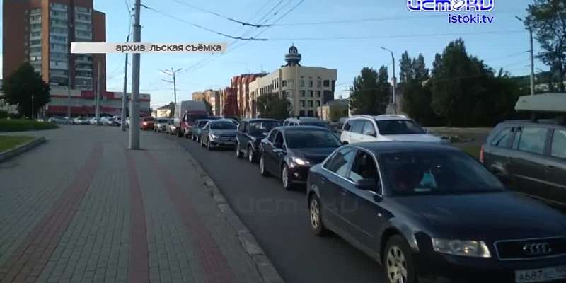 Серьезное ДТП с переворотом в Орле обошлось без жертв, а на территории прокуратуры появилась мемориальная плита