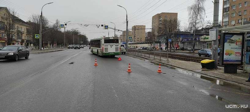 В орловском автобусе упал 90-летний пассажир