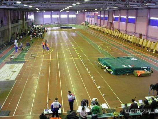 В легкоатлетическом манеже пройдут соревнования на призы Валентины Тихомировой