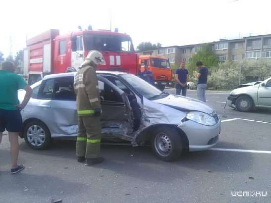 Два «Рено» не разъехались под Орлом: пассажиры одного из них пострадали