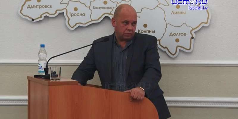 Злободневные вопросы по важной теме -строительство в регионе - все же рассмотрели. Хоть и пришлось из-за неявки докладчика сделать сессию внеплановой