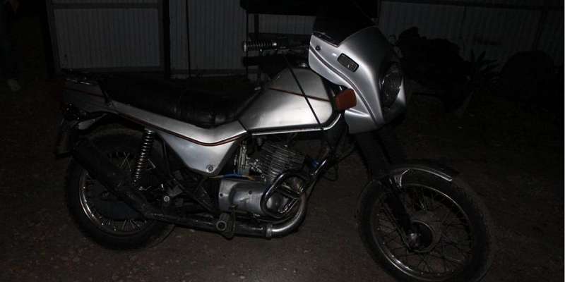 Без прав и мотошлема: в Орловской области юный байкер сбил подростка