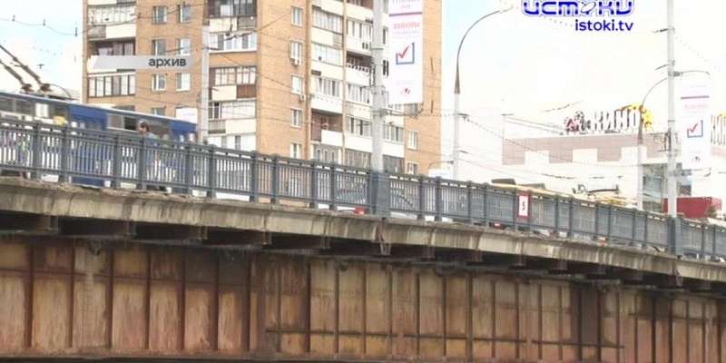 Умение строить мосты для подрядчика необязательно, а орловский фельдшер опубликовал новое видео о парадоксах медицины