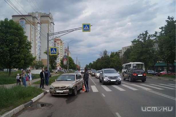 В Орле на пешеходном переходе автомобиль сбил пожилую женщину
