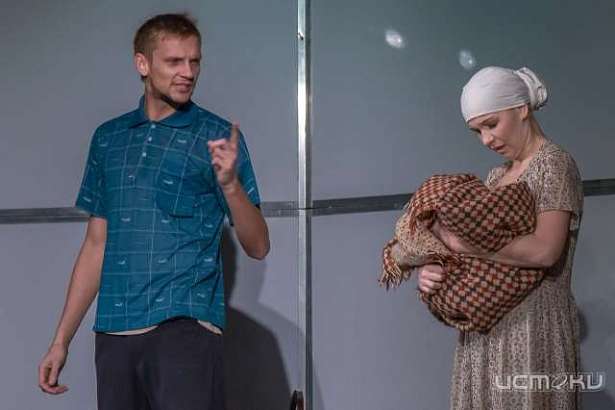 Сегодня орловчанам покажут спектакль «С любимыми не расставайтесь»