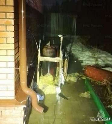 Под Орлом едва не взорвались газовые баллоны у жилого дома