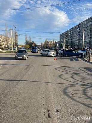 Не уступил дорогу: в Ливнах столкнулись два «ВАЗа»