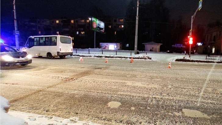 Маршрутка сбила молодого человека в Орле на пешеходном переходе