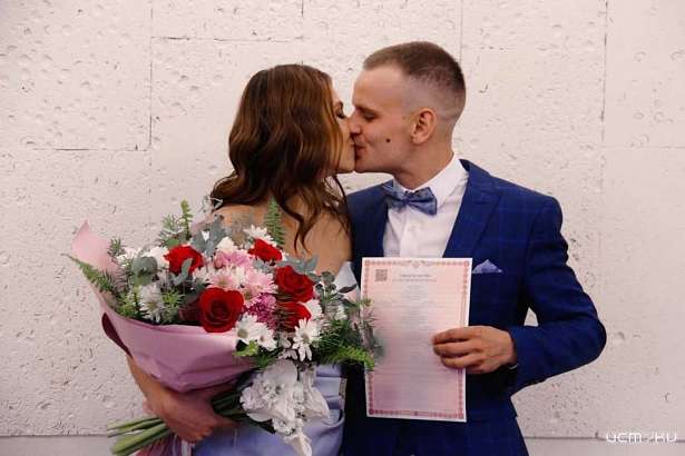 Ещё на одну счастливую пару в Орле стало больше