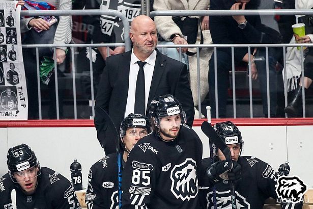 «Трактор» сместил «Автомобилист» с лидирующей позиции на Востоке