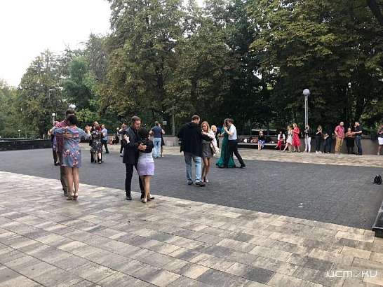 Фоторепортаж: орловчане закружились в ритме танго 