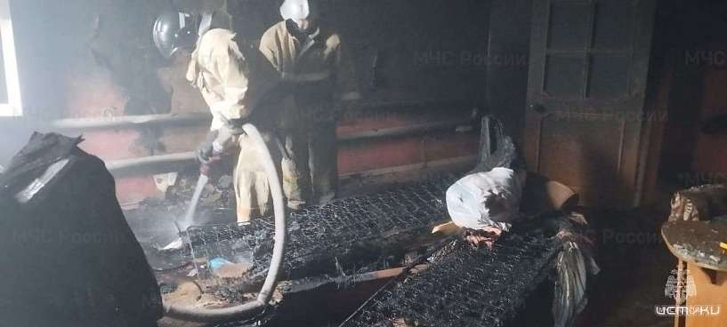 Под Ливнами в своём доме едва не сгорел мужчина