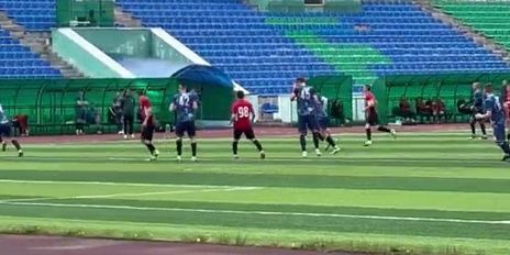 На главном поле стадиона Ленина в Орле сегодня решилась судьба Кубка Победы по футболу