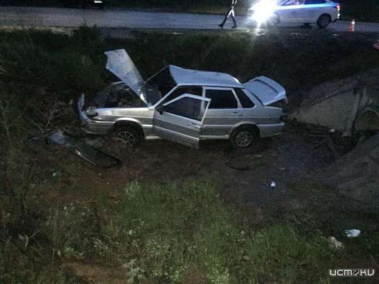 Под Орлом на «ВАЗ-2115» перевернулись четыре человека