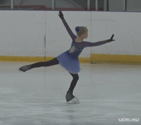 Орловские фигуристы участвуют в областных состязаниях