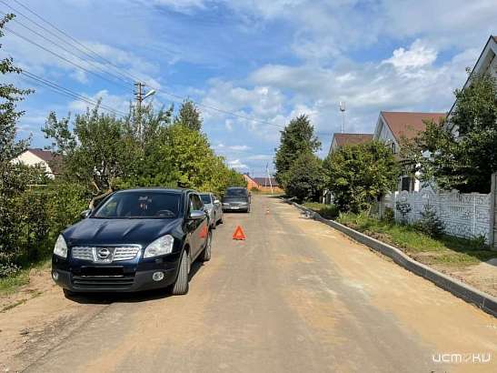 Во Мценске кроссовер сбил девочку, выбежавшую из-за стоящей машины