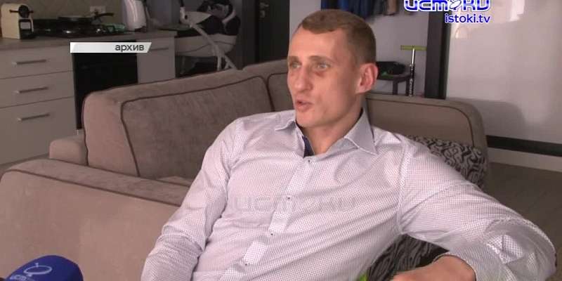 Депутат Эдуард Трояновский отказался стать бойцом смешанных единоборств