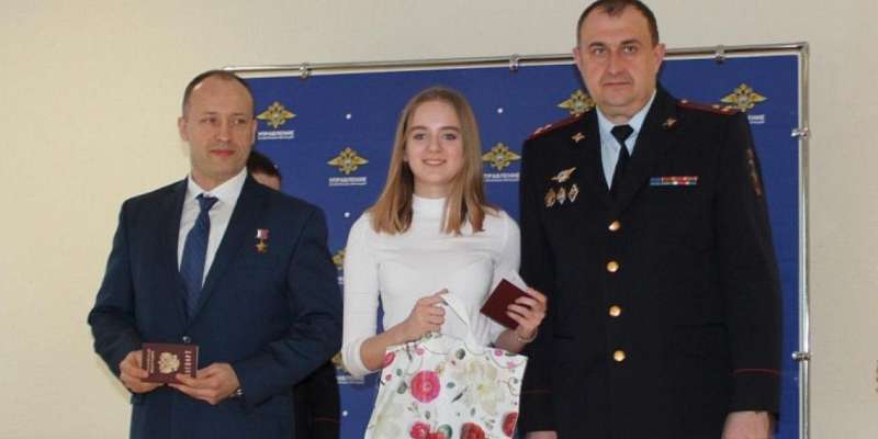 В Орле полицейский и космонавт отправили детей во взрослую жизнь