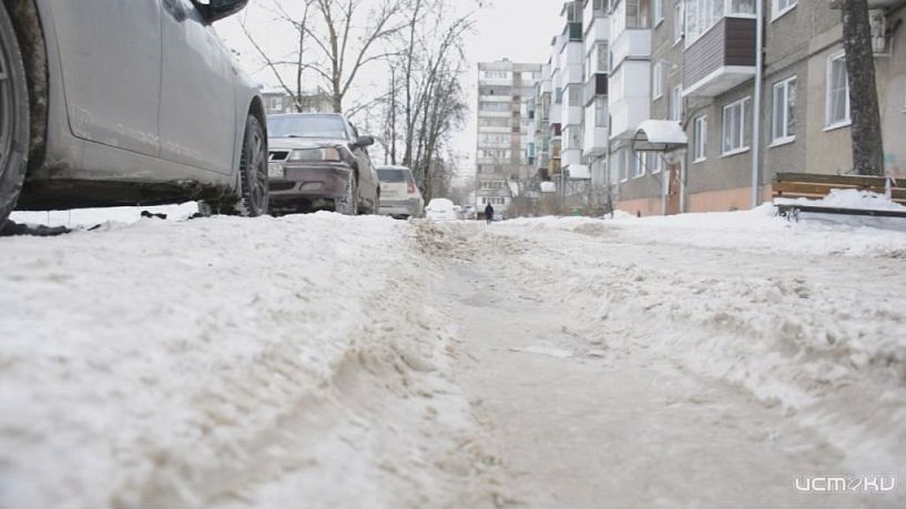 Не пройти и не проехать. Что сейчас творится во дворах и что об этом думают Орловчане
