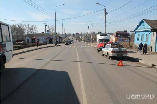 В Орловской области грузовик на «зебре» сбил пенсионерку В Орловской области грузовик на «зебре» сбил пенсионерку