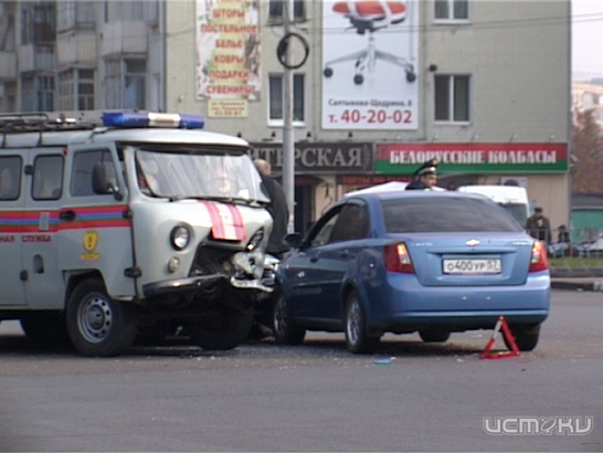 ДТП с газовой службой на аварийном перекрестке улиц 60 лет Октября и Горького