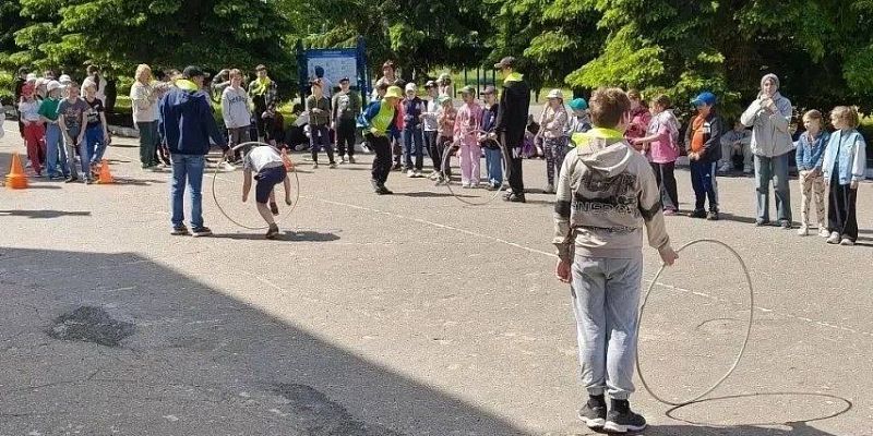 Полицейские стали гостями открытия пришкольного лагеря «Иван да Марья» в Орле