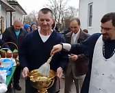 Владыка Тихон освятил куличи, пасхи, крашеные яйца орловчан