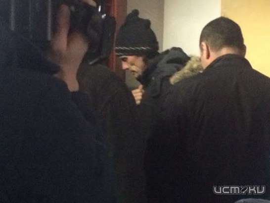 Мужчину, угрожающего взорвать дом, увезли санитары скорой помощи