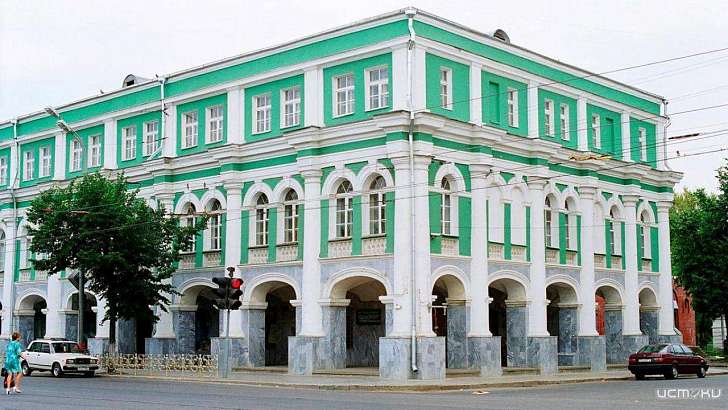 В орловском музее организовали фотовыставку в окнах